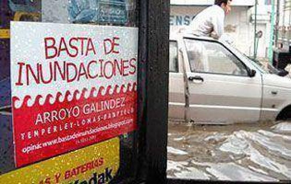 �Basta de inundaciones� se re�ne con funcionarios de Lomas