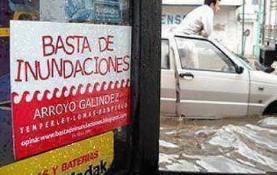 �Basta de inundaciones� se re�ne con funcionarios de Lomas