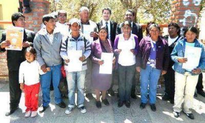 El Gobierno entreg� subsidios a familias emprendedoras