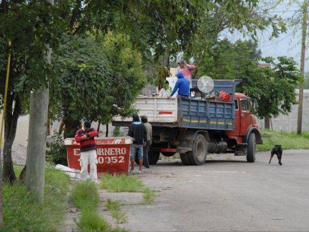 Se van de predio que ocuparon ilegalmente