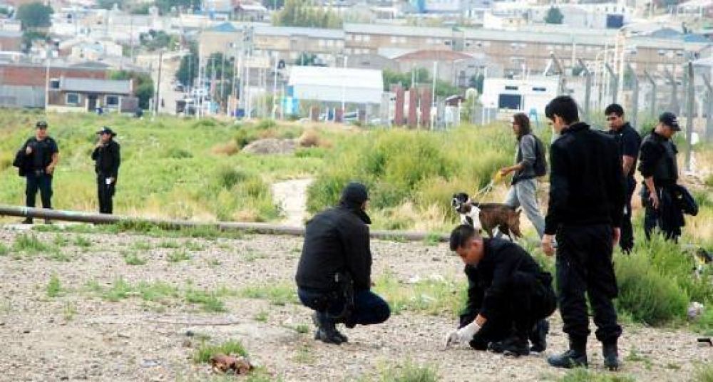 Polic�a de Caleta Olivia busca al asesino de Muriano