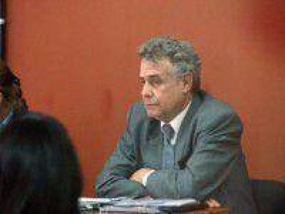 Diputados prepara Jury al juez Hooft
