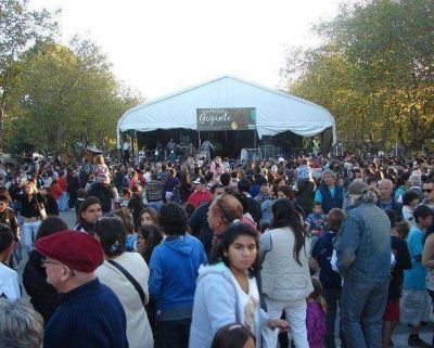 Comenz� la elaboraci�n del �Huevo de Pascua Gigante� en Miramar