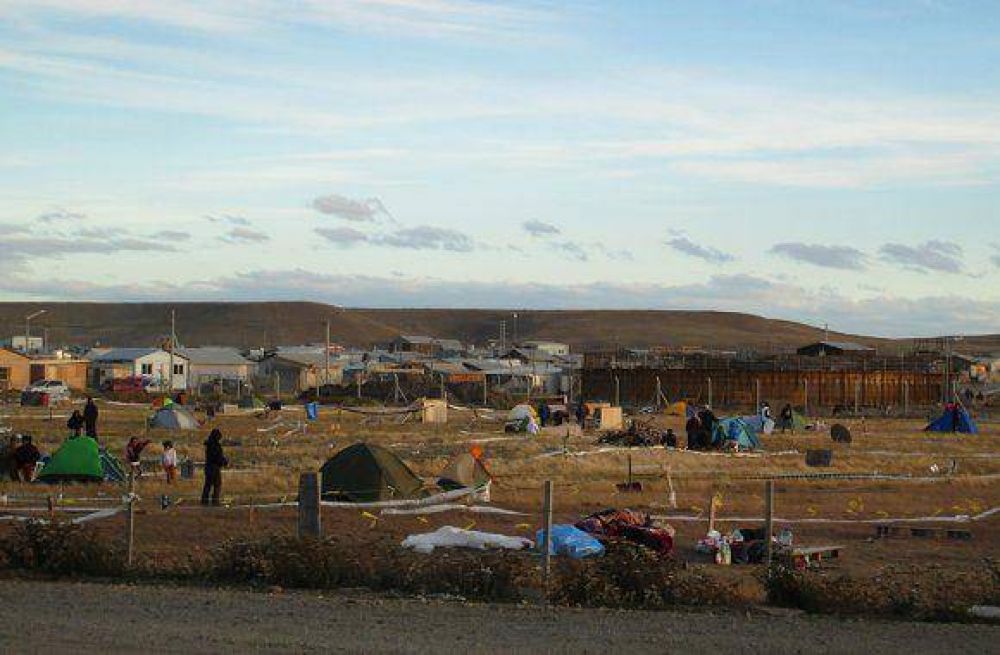 M�s de 150 familias llevan a cabo una usurpaci�n en terrenos municipales