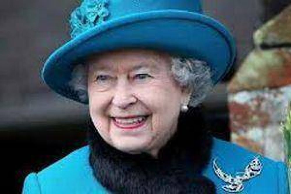 Internaron a la reina Isabel II