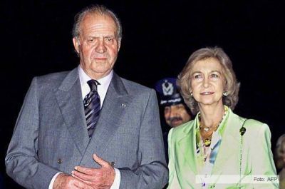 El rey Juan Carlos de Espa�a fue operado de una hernia discal