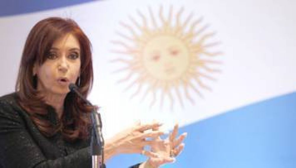 Por Twitter, Cristina insiste con reformar la Justicia
