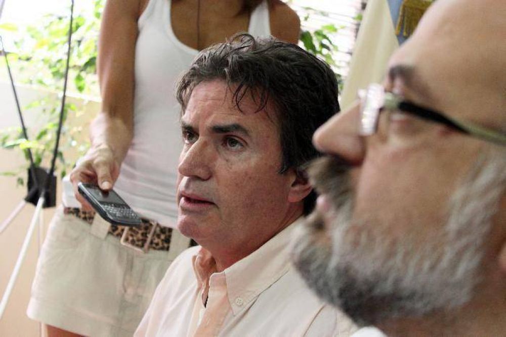 Con Ceferino, Vaca Narvaja responde a denuncia radical