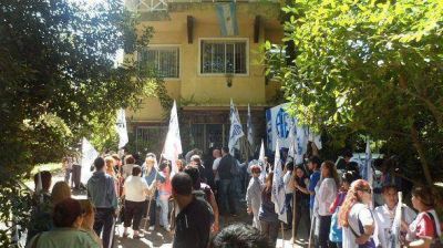 Trabajadores de ATE marcharon hacia el Consejo Escolar de Tigre