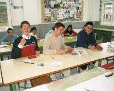 Profesores de Pl�stica fueron retirados de sus cargos