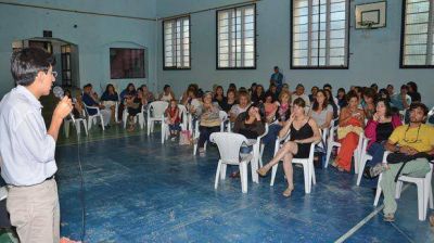Docentes marchan hoy mientras reciben cr�ticas del Gobierno