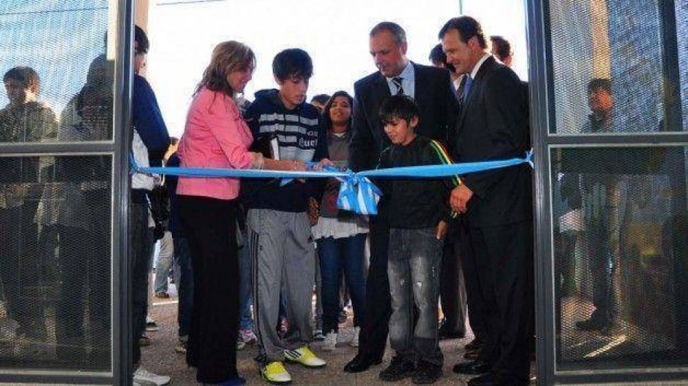 Buzzi llam� a �involucrarse de manera activa en el futuro de nuestros j�venes�