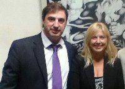 DR. OSCAR LUCIANI CON LA MINISTRA DE GOBIERNO CRISTINA ALVAREZ RODRIGUEZ 