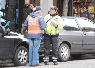 Dudas y confusi�n en el debut del nuevo sistema de estacionamiento medido