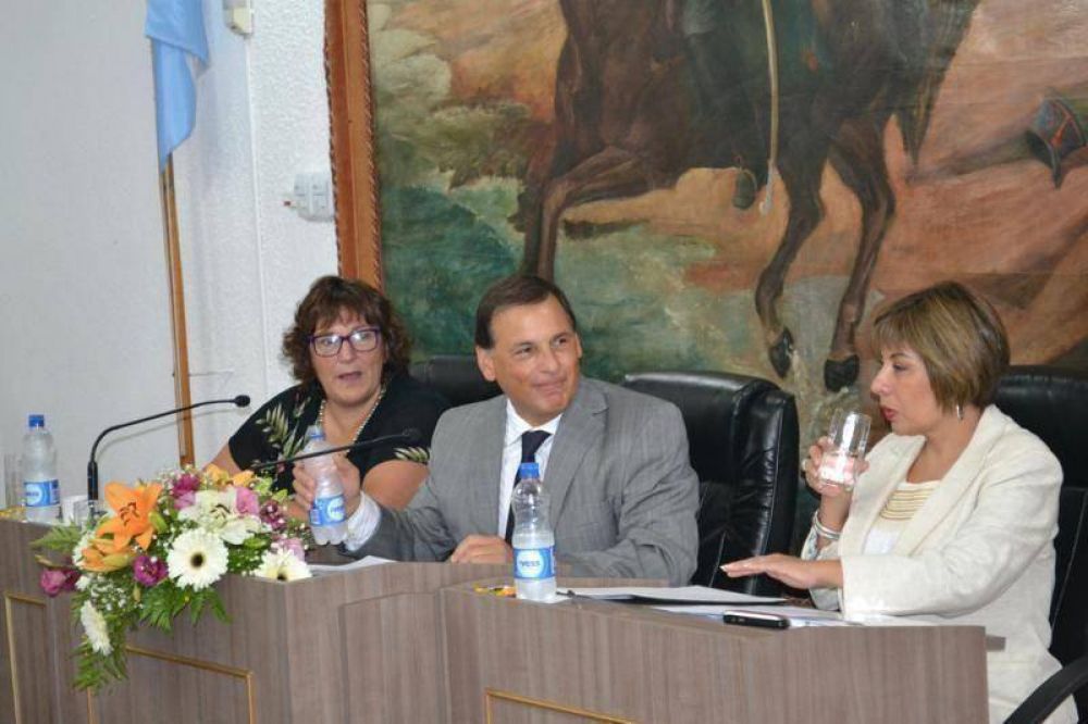 Cr�ticas al discurso del intendente en el Concejo Deliberante