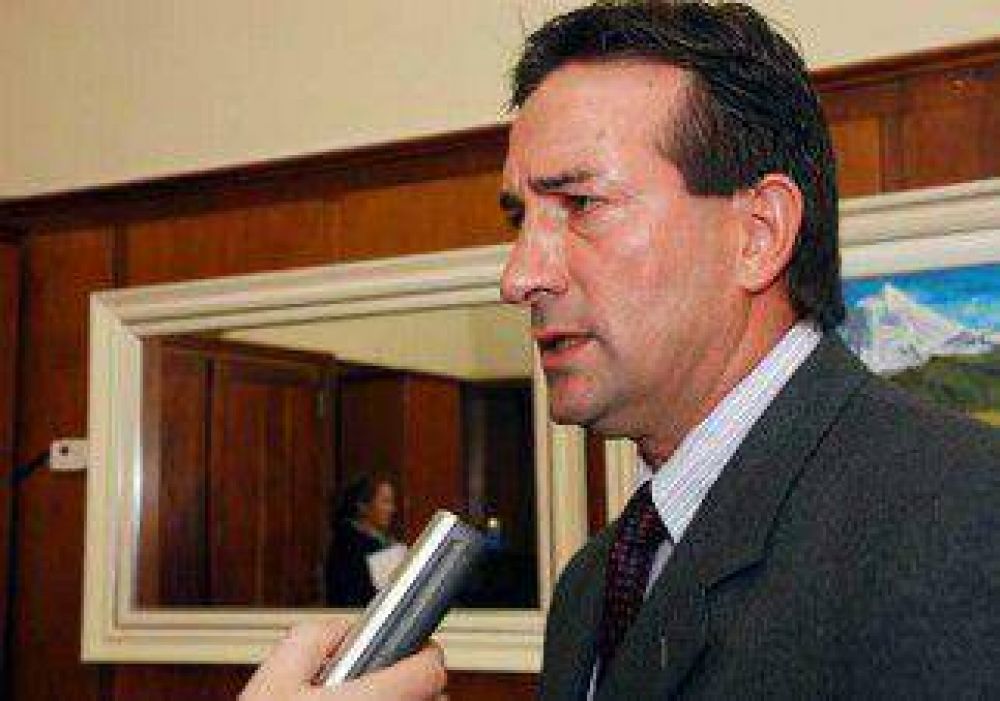 Tobares ser� precandidato a senador 