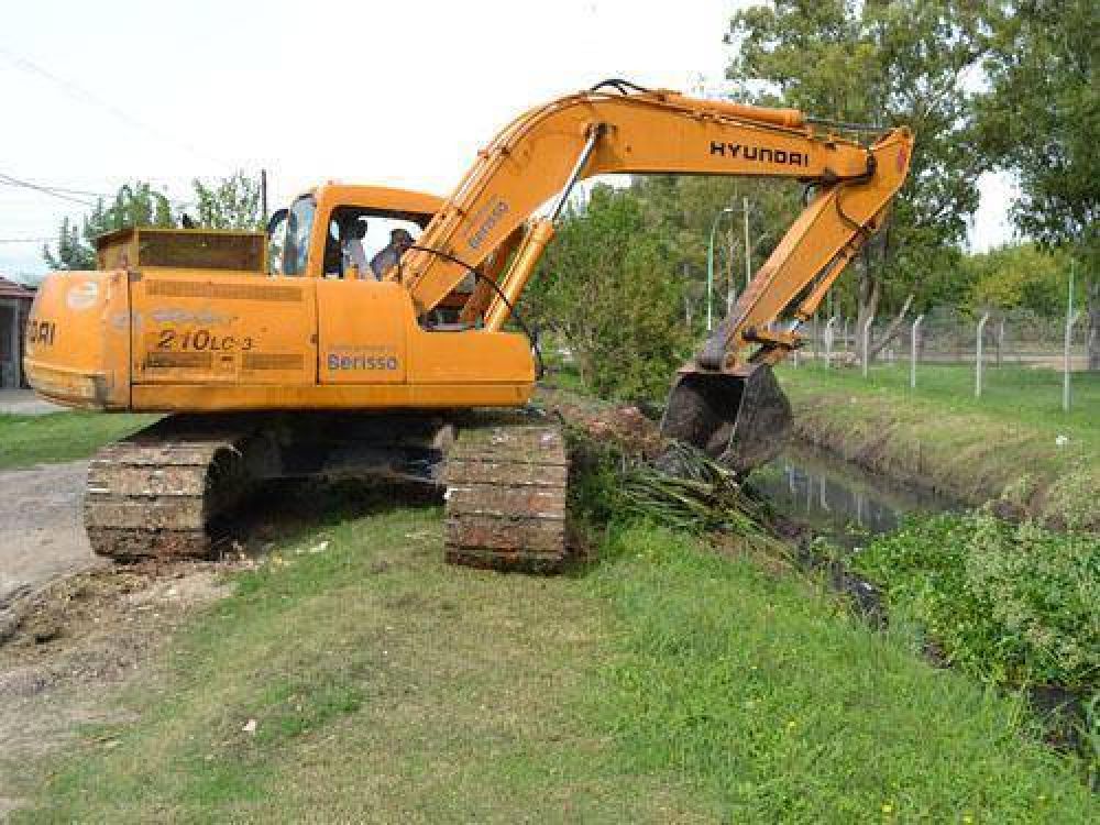 Tareas hidr�ulicas en Villa Nueva