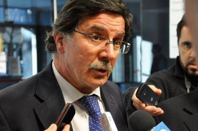 Llega el ministro Sileoni