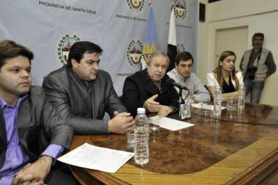 El gobernador encabez� la licitaci�n por diez patrulleros y anunci� que aumentar� el presupuesto de seguridad