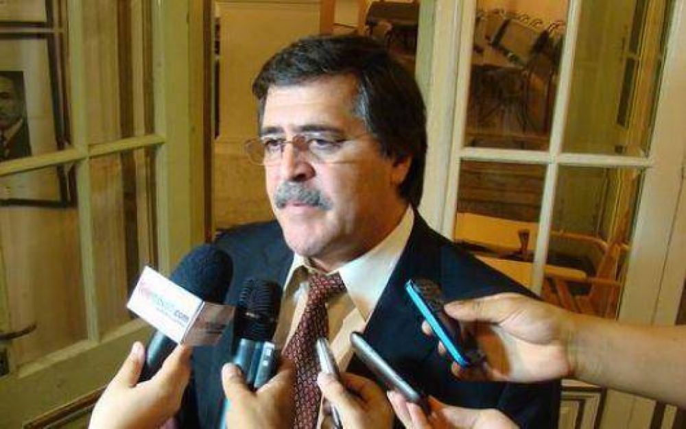 "Aplauden en la Naci�n y niegan en Corrientes"