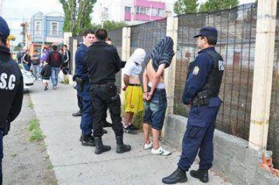 Detienen a menores que robaron en una casa