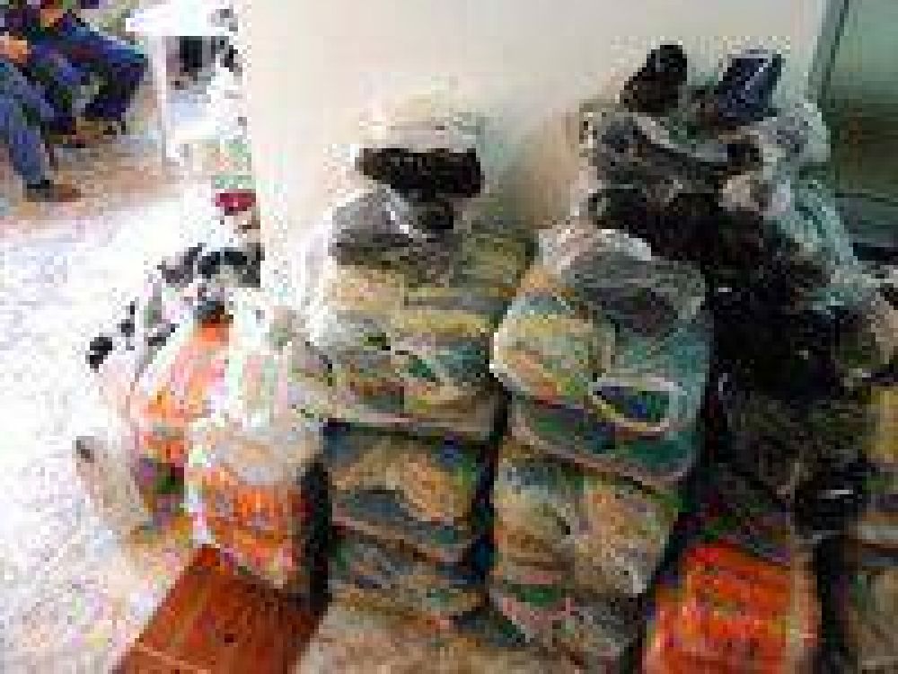 Fundaci�n Todos por un Sue�o entreg� zapatillas y alimentos