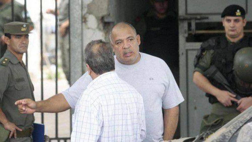 Tras los allanamientos, ordenan la detenci�n de los hermanos Ale