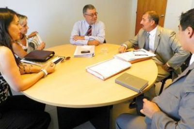 Fiscales de Madryn se reunieron con Meza Evans