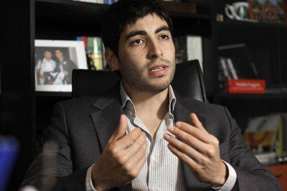 "Entre Scioli y Massa, elegir�a a Sergio", dijo Facundo Moyano