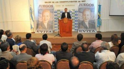 Buzzi lanz� la edici�n 2013 de los Juegos Deportivos Evita en Chubut
