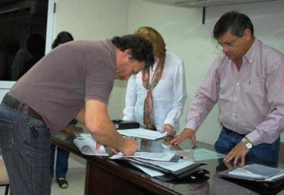 El IPDUV firm� contrato con constructoras para la ejecuci�n de 507 viviendas