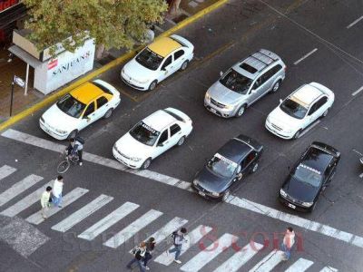 Seg�n el gremio de remises �aument� la cantidad de m�viles truchos�