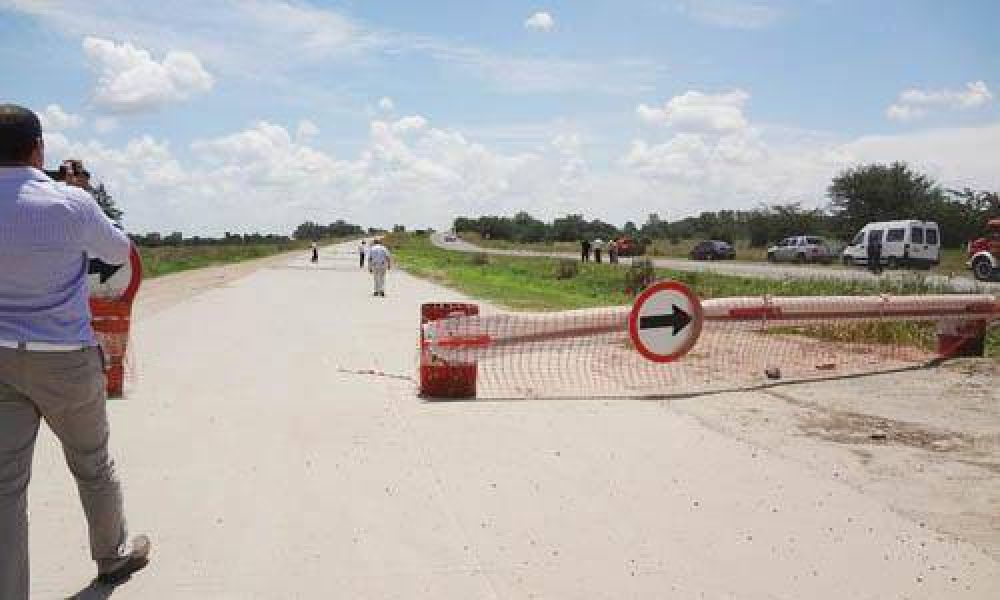 Vecinos amenazan con cortar la ruta 6 en reclamo de obras