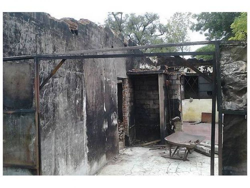 Solicitan ayuda para una familia afectada por un incendio en Villaguay