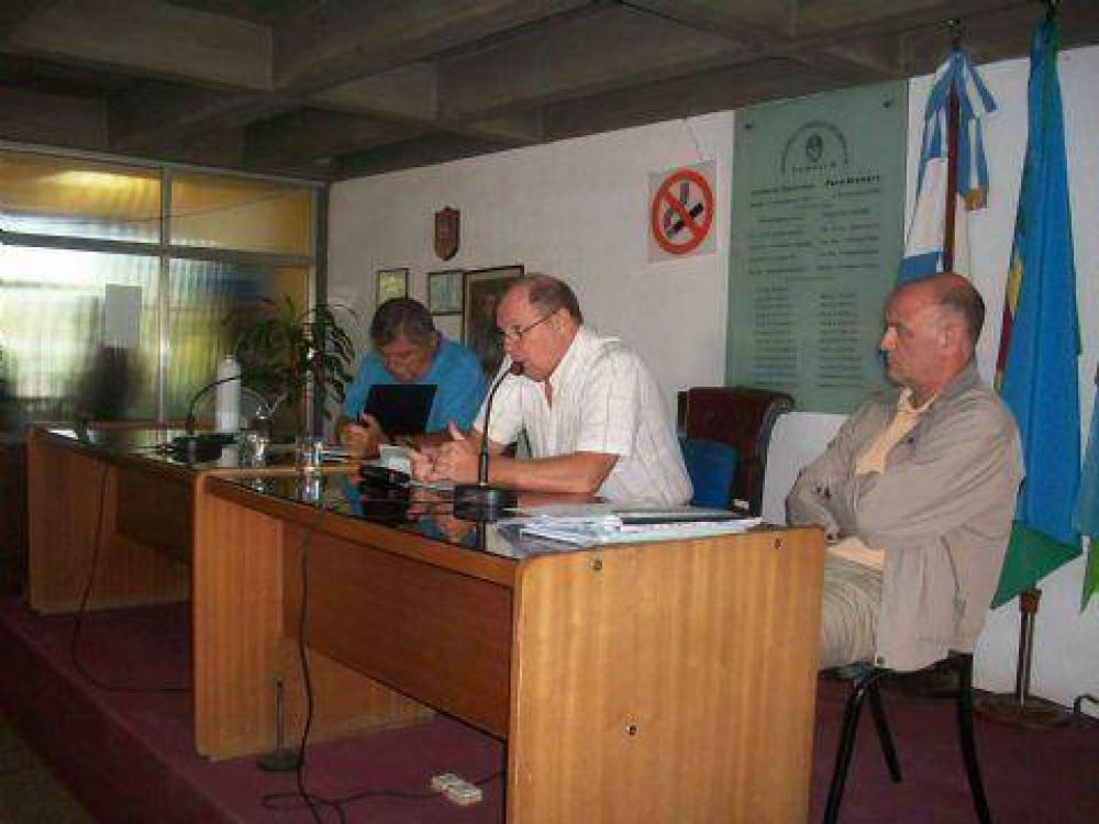Los directivos del hospital estuvieron en el Concejo