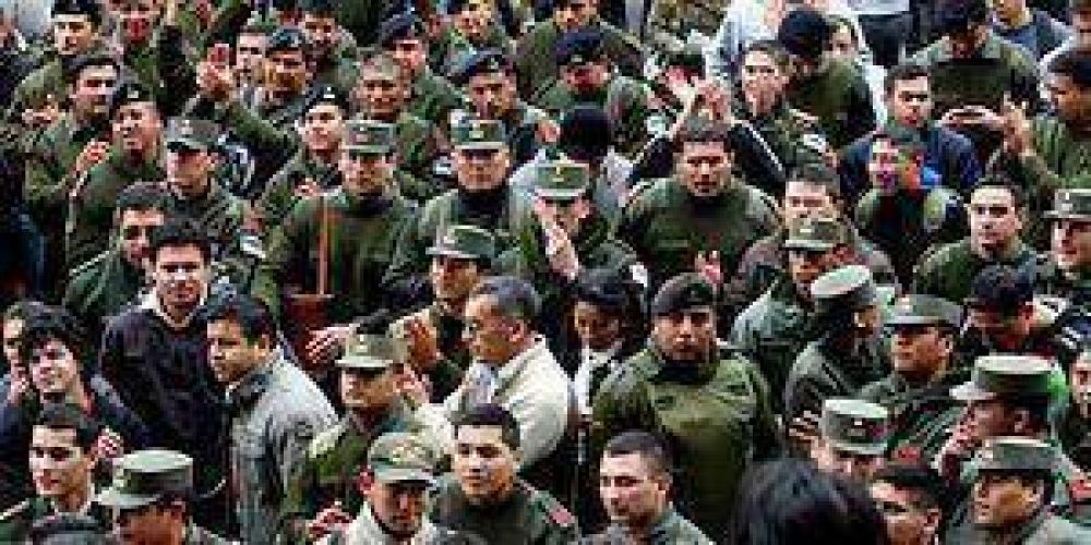 Aumentan los sueldos en las Fuerzas Armadas