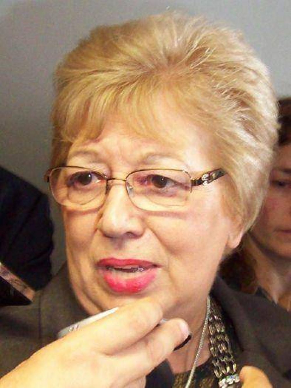 Jueza juje�a disertar� en encuentro internacional