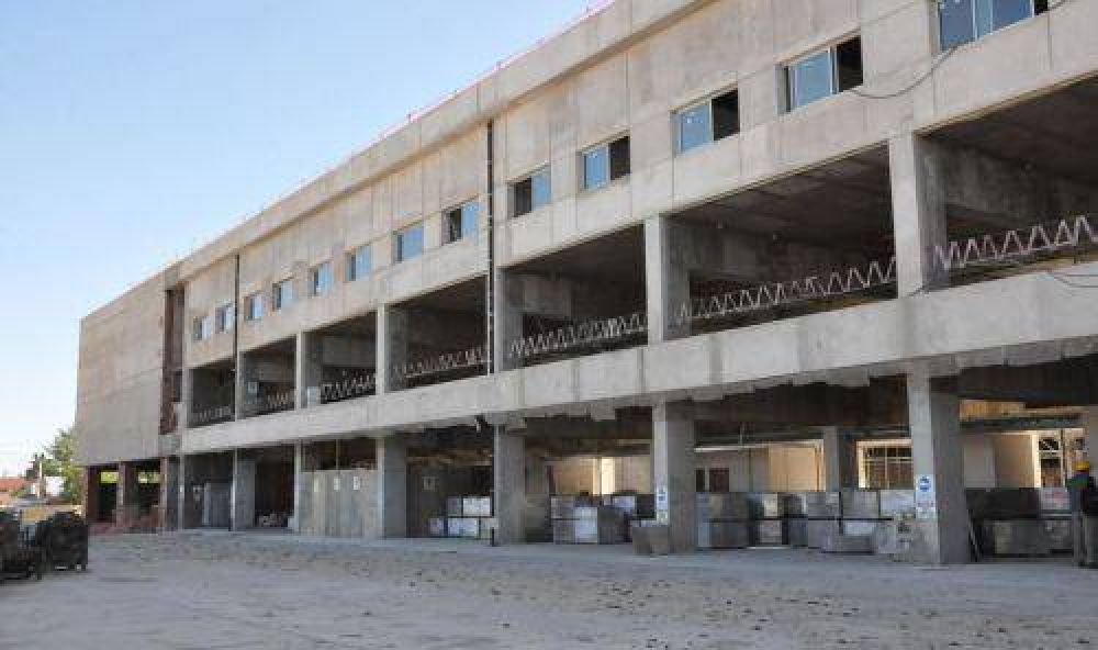 El Hospital del Bicentenario estar�a avanzado en un 50 por ciento