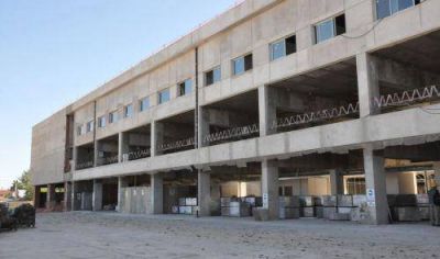El Hospital del Bicentenario estar�a avanzado en un 50 por ciento