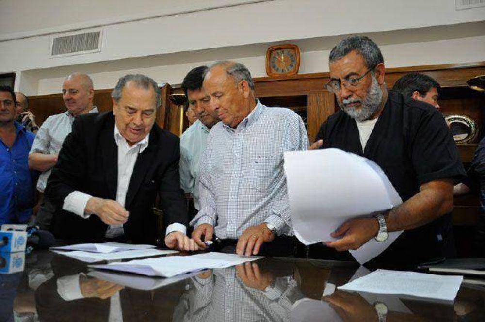 Jorge convoc� a los gremios estatales a una previa de la paritaria