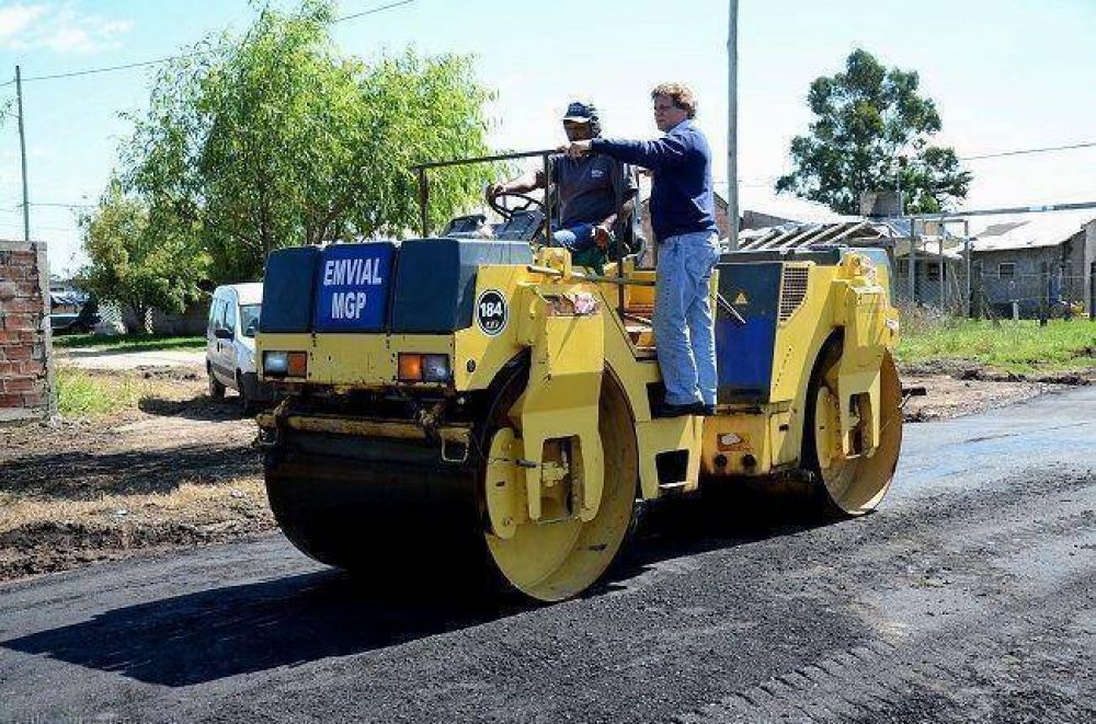 Obras de pavimentaci�n en barrio Libertad