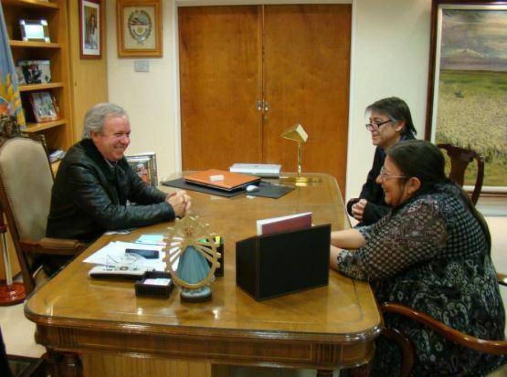 Autoridades de la UNPA se reunieron con el gobernador Peralta