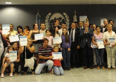 El Gobierno preadjudic� 226 viviendas