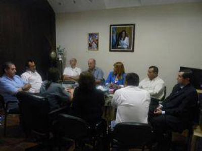 La ministra de Salud recibi� a sectores gremiales y les pidi� comprensi�n