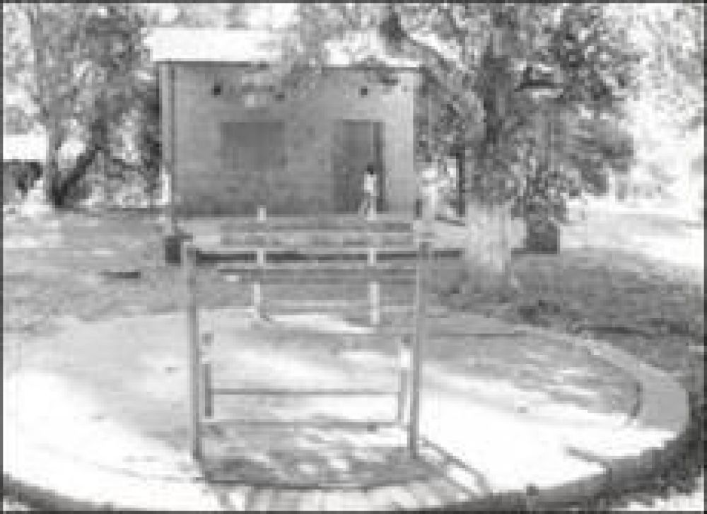 Preocupa el abandono de la plaza y las calles en Roulet de Eldorado