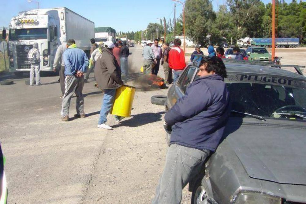Desocupados cortaron 8 horas la 22 en Chichinales