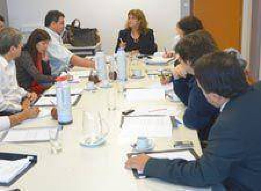Trabajan en modificaciones a la ley de becas