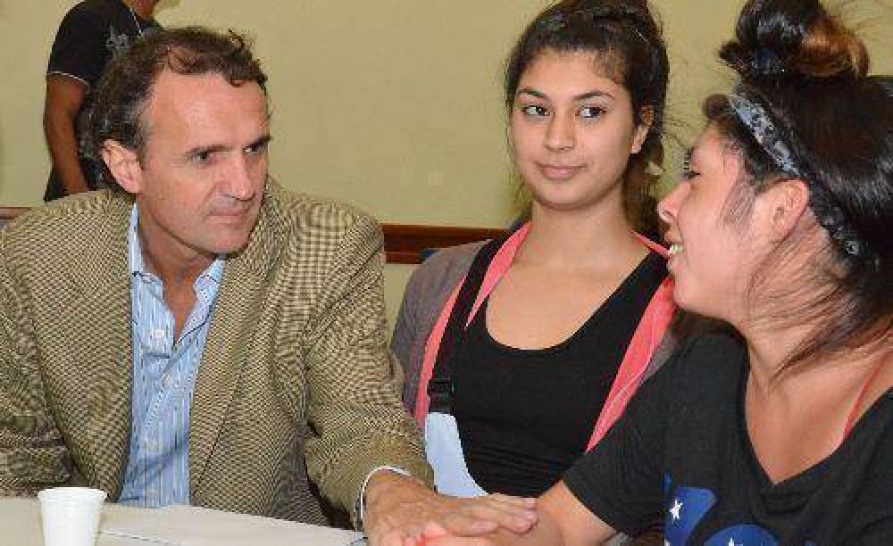 Katopodis present� un nuevo programa para terminar el colegio