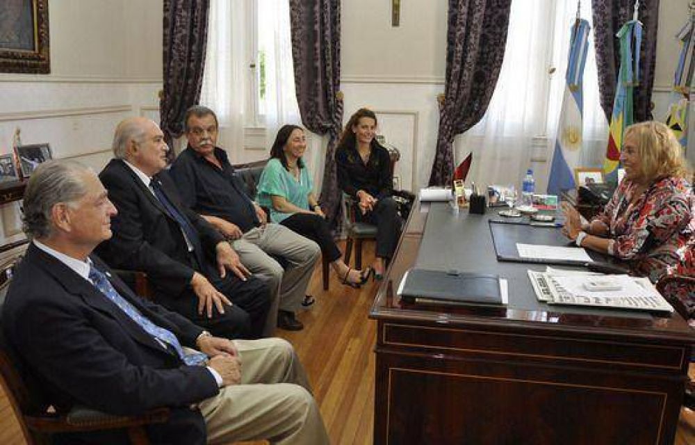 La jefa comunal Stella Giroldi recibi a las Autoridades del CMZC