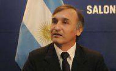 El ministro Soto agradece a sindicatos docentes y destaca esfuerzo salarial de 510 millones